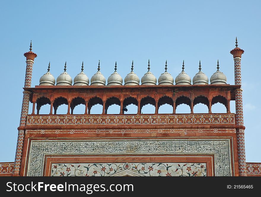 The top of gate to Taj Mahal