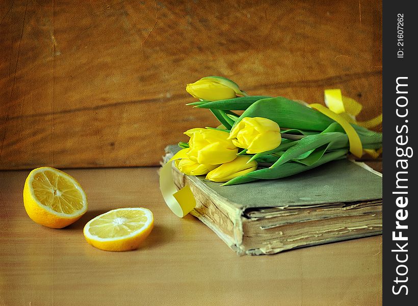 The cookbook with yellow tulips