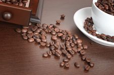 Coffee Beans And Old Coffee Mill Royalty Free Stock Image Coffee Beans And Old Coffee Mill Royalty Free Stock Image