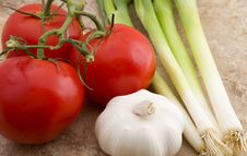 Tomatoes, Garlic & Onions Royalty Free Stock Photo Tomatoes, Garlic & Onions Royalty Free Stock Photo