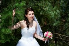 Happy Bride With Bouquet Royalty Free Stock Photo Happy Bride With Bouquet Royalty Free Stock Photo