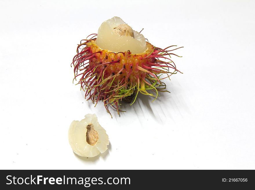 Rambutan meat is carved out of place. Rambutan meat is carved out of place.