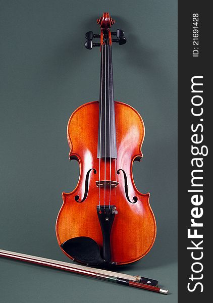 Antique violin and bow, approximately 80 years old, with beautiful patina and coloring