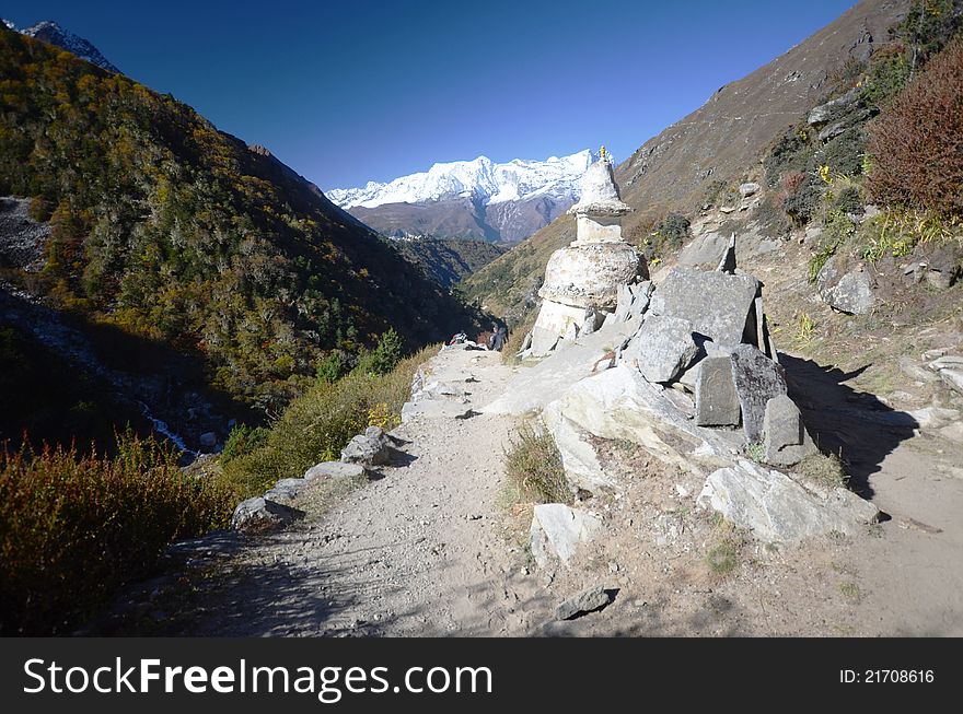 Views of the Everest base camp trek in Nepal