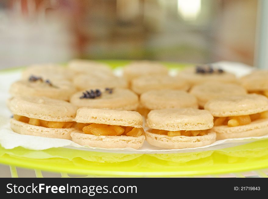 Macarons With Caramelized Apples