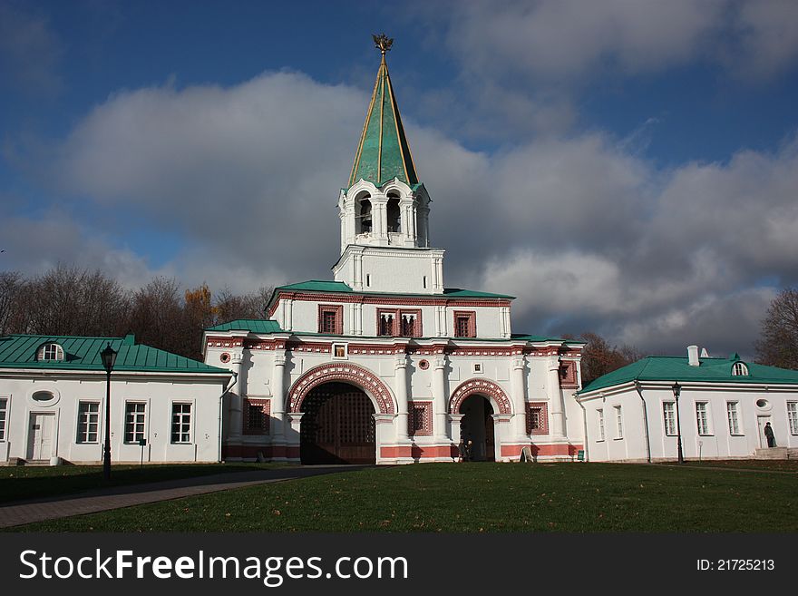 Russia, Moscow. Museum - estate Kolomenskoe. Front gates.