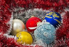 Christmas Balls With Garland Royalty Free Stock Images Christmas Balls With Garland Royalty Free Stock Images