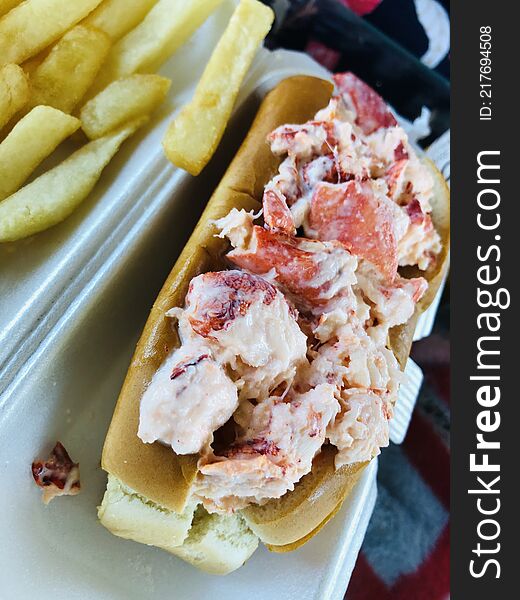 New England Favorites, Maine Lobster Roll