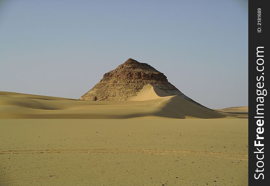 Great, quiet desert and sandstone