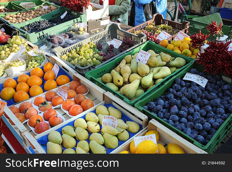 Fresh fruit on naschmarkt in Vienna