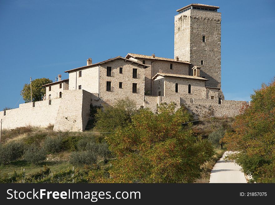 Photo of Umbria Castle in autumn