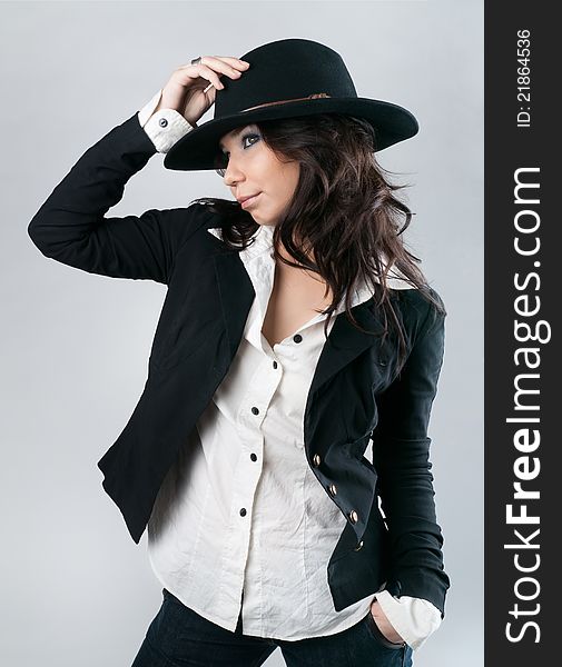 Beautiful woman in cowboy hat.