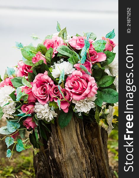 Decoration of wedding wooden stump. Decoration of wedding wooden stump.