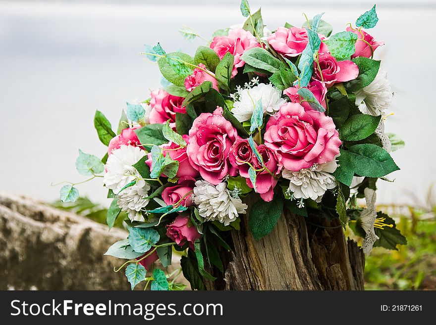 Decoration of wedding wooden stump. Decoration of wedding wooden stump.