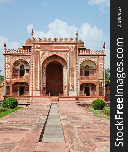 Tomb of I'timÄd-ud-Daulah or Baby Taj in Agra, India