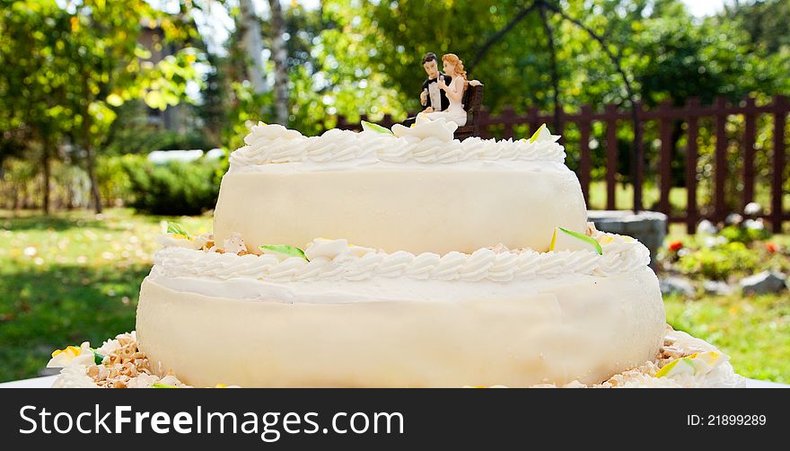Wedding cake in a garden