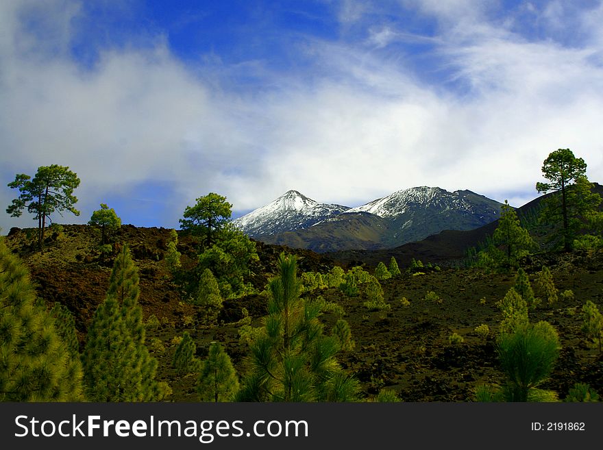 A view of Teide in Tenerife with snow in march 2007. A view of Teide in Tenerife with snow in march 2007.