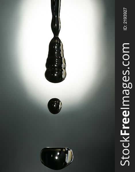 This is photo of waterdrops with the light positioned behind. This is photo of waterdrops with the light positioned behind
