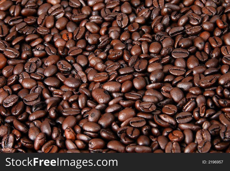 Dark browwn Coffee beans with selective depth of field