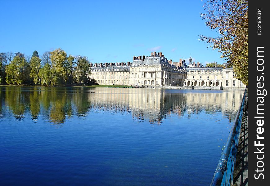 The blue sky and lake of Fontainebleau