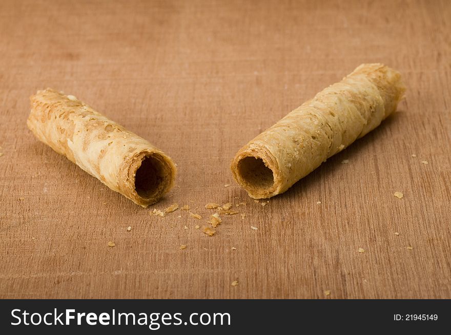 Egg rolls is snack that good to eat