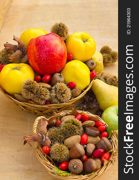 Fall arrangement in the basket