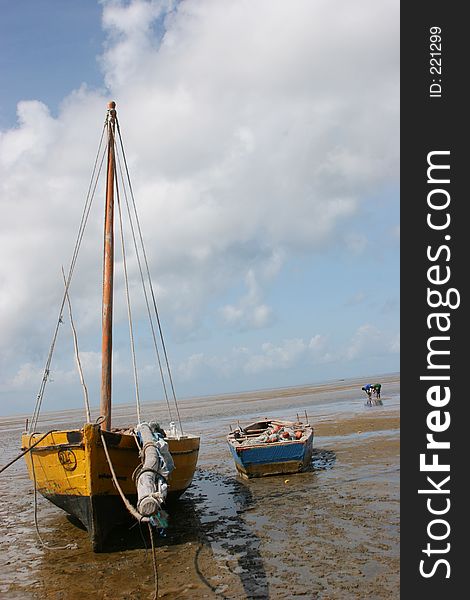 A boat stranded on the beach during low-tide in Bazaruto. A boat stranded on the beach during low-tide in Bazaruto