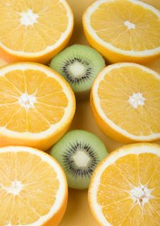 Orange & Kiwi Royalty Free Stock Image Orange & Kiwi Royalty Free Stock Image