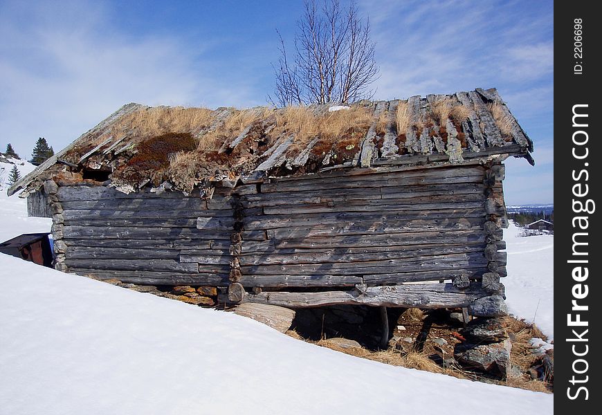 This old barn is slowly falling down. Golsfjellet, Norway.