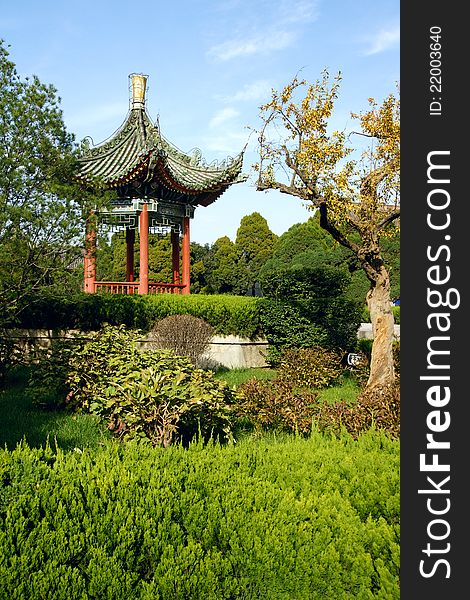 The scenery of Huaqing Pool Park in Lingtong, Shaanxi, China. This is place where ancient Chinese Tang emperors and concubines take a bath. One of the most famous is the Xuanzong and Yang.