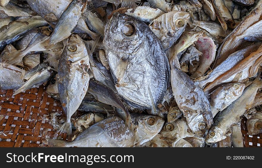 Salted fish to be dried in the sun