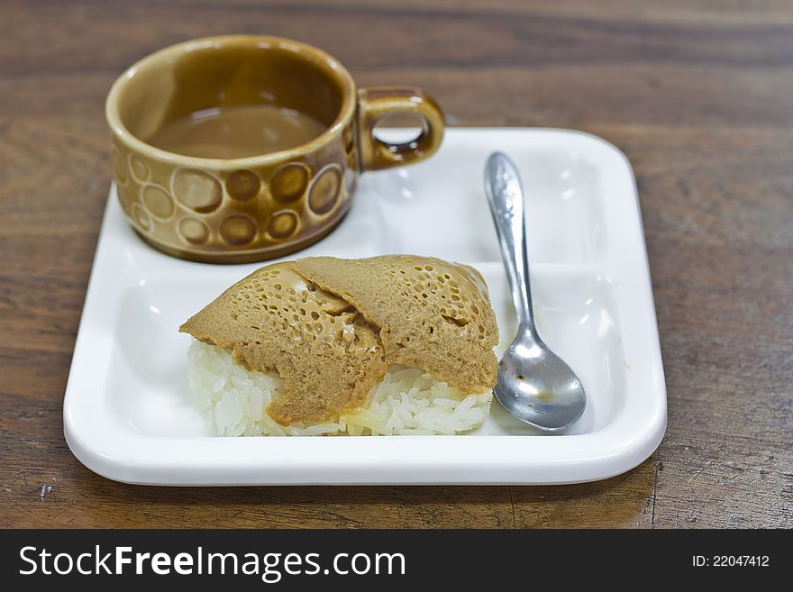 Sticky rice custard and coffee