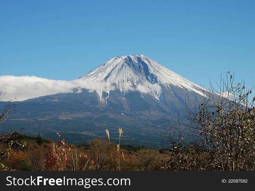 Mount Fuji on a clear, crisp November day. Mount Fuji on a clear, crisp November day.