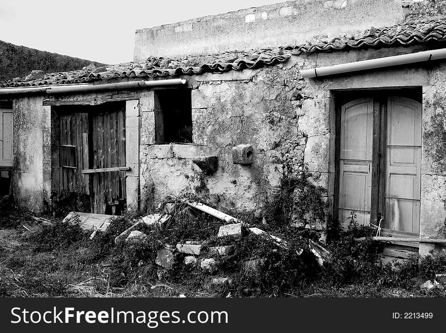 An Abandoned Farm in the sicilian hinterland