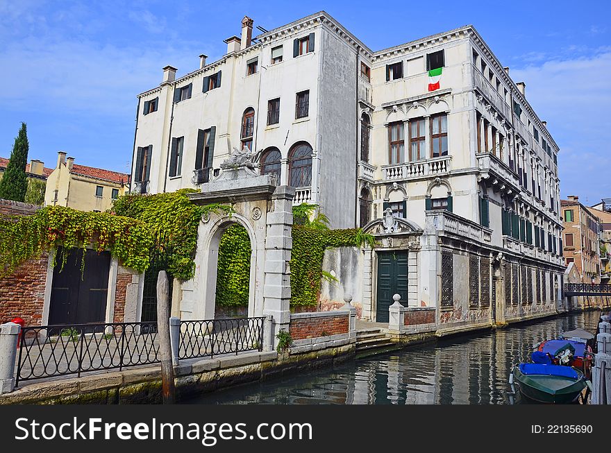 Traffic on venice channel and generic architecture