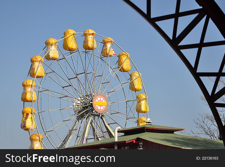 Big yellow wheel in the sky