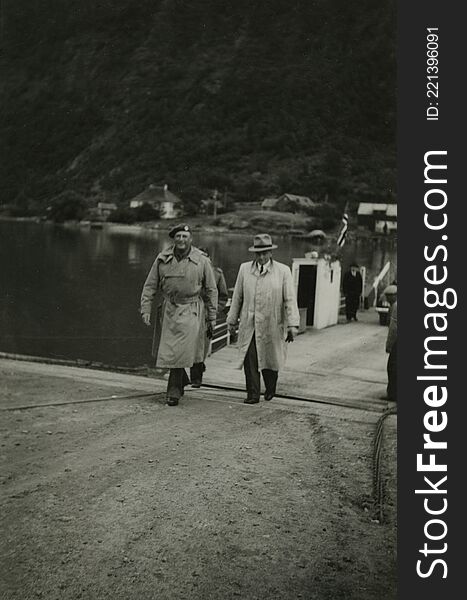Crown prince Olav, later king Olav V, visiting Sogndal in 1949. Here he is walking off the ferry at Nestangen, where there was later built a bridge. 

ID: EL.0606.0002
Photographer: Elen Loftesnes. Crown prince Olav, later king Olav V, visiting Sogndal in 1949. Here he is walking off the ferry at Nestangen, where there was later built a bridge. 

ID: EL.0606.0002
Photographer: Elen Loftesnes