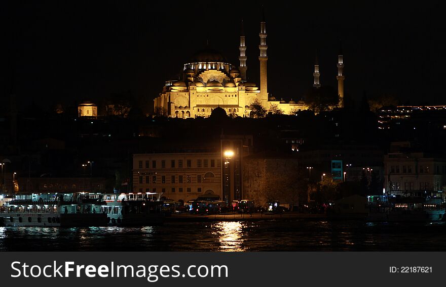 Suleymaniye Mosque at night in istanbul, Turkey. Suleymaniye Mosque at night in istanbul, Turkey.