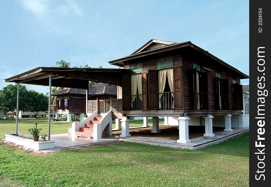 Old asian kampung house design