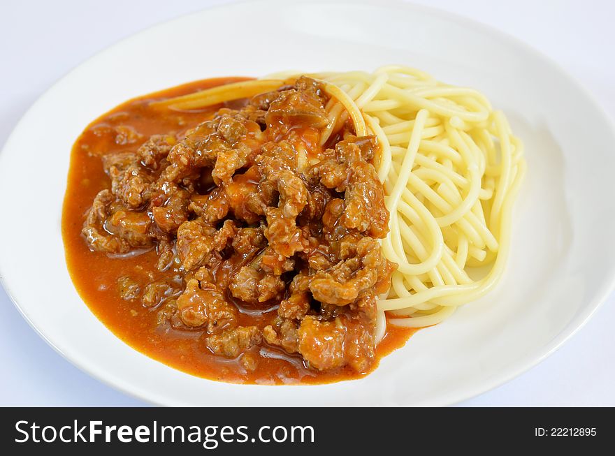 Spaghetti Bolognese is a popular cuisine , spaghetti with beef and tomato sauce