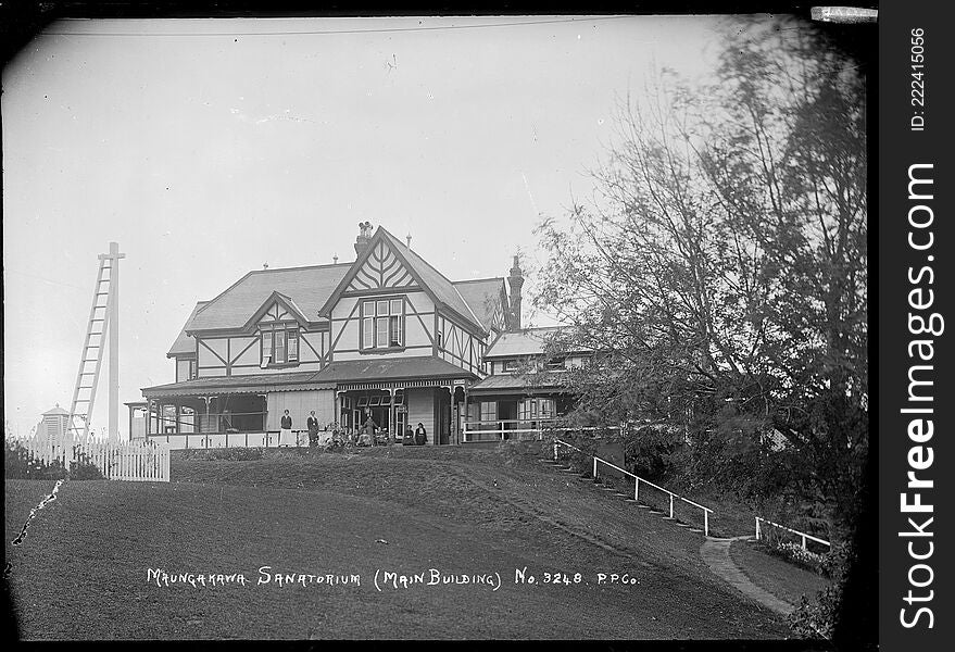 View of the main building at Te Waikato Sanatorium at Maungakawa. The building was originally owned by the Thornton family, with half-timbering in the upper storey. Photographed by Price Photo Co. William Archer Price was operating as Price Photo Co circa 1910-1930.
Inscriptions: Inscribed - Photographer&#x27;s title on negative -bottom centre: Maungakawa Sanatorium &#x28;Main building&#x29;. No. 3248. P.P.Co..
Quantity: 1 b&amp;w original negative&#x28;s&#x29;.
Physical Description: Dry plate glass negative 4.5 x 6.5 inches 

 Te Waikato Sanatorium at Maungakawa, view of the main building. Price, William Archer, 1866-1948 :Collection of post card negatives. Ref: 1/2-000177-G. Alexander Turnbull Library, Wellington, New Zealand. natlib.govt.nz/records/22896001