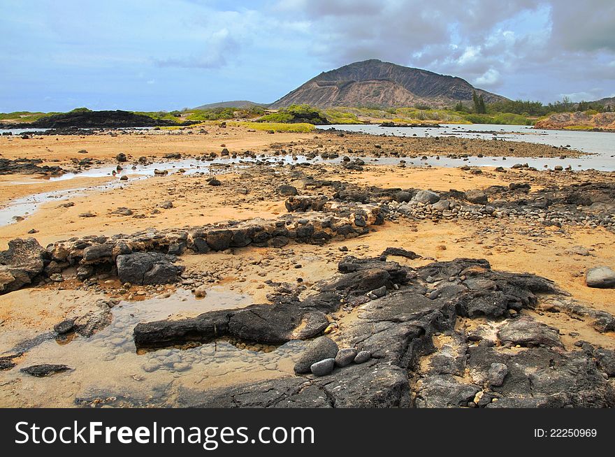 Scenic shot of the Kalama lava flow and Koko Crater in Oahu, Hawaii