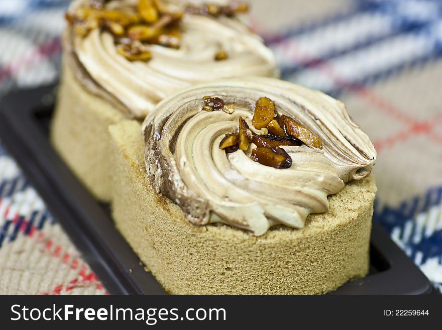 Cake roll with cream and almond