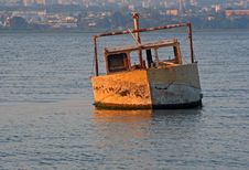 Sunken Boat Royalty Free Stock Photography Sunken Boat Royalty Free Stock Photography