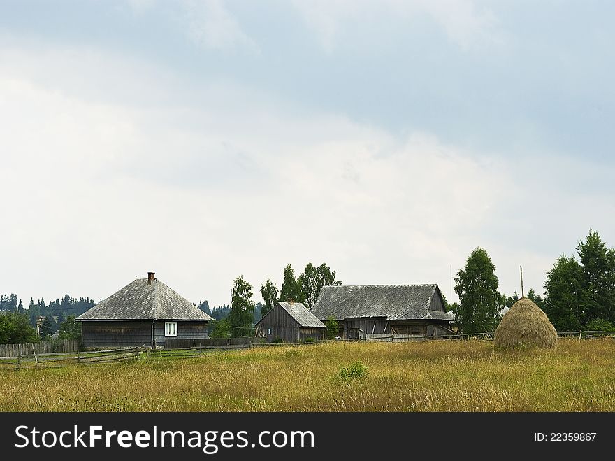 Picture of farmhouses located in the Transylvanian mountains. Picture of farmhouses located in the Transylvanian mountains.
