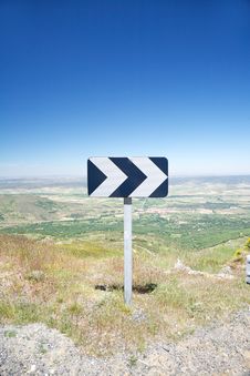 Turn Right Signal At Rural Road Royalty Free Stock Images Turn Right Signal At Rural Road Royalty Free Stock Images