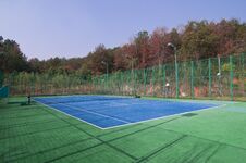 Empty Tennis Courts, Wideangle From Center Stock Photography Empty Tennis Courts, Wideangle From Center Stock Photography