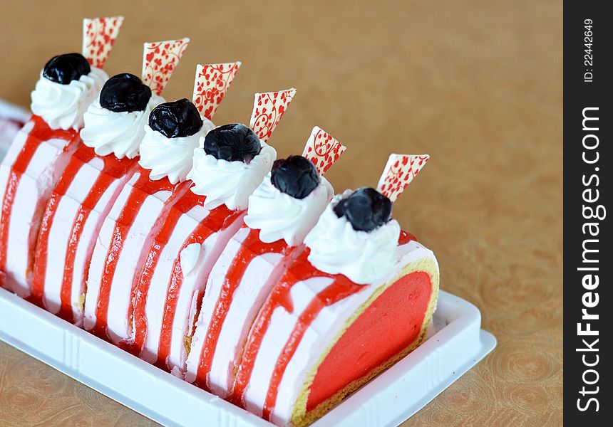 Strawberry ice cream cake , Beautiful decorated cake