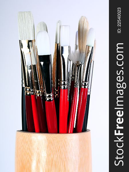 Collection of miscellaneous artist paint brushes