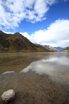 Ranwu Lake Of Baxoi County Royalty Free Stock Images Ranwu Lake Of Baxoi County Royalty Free Stock Images